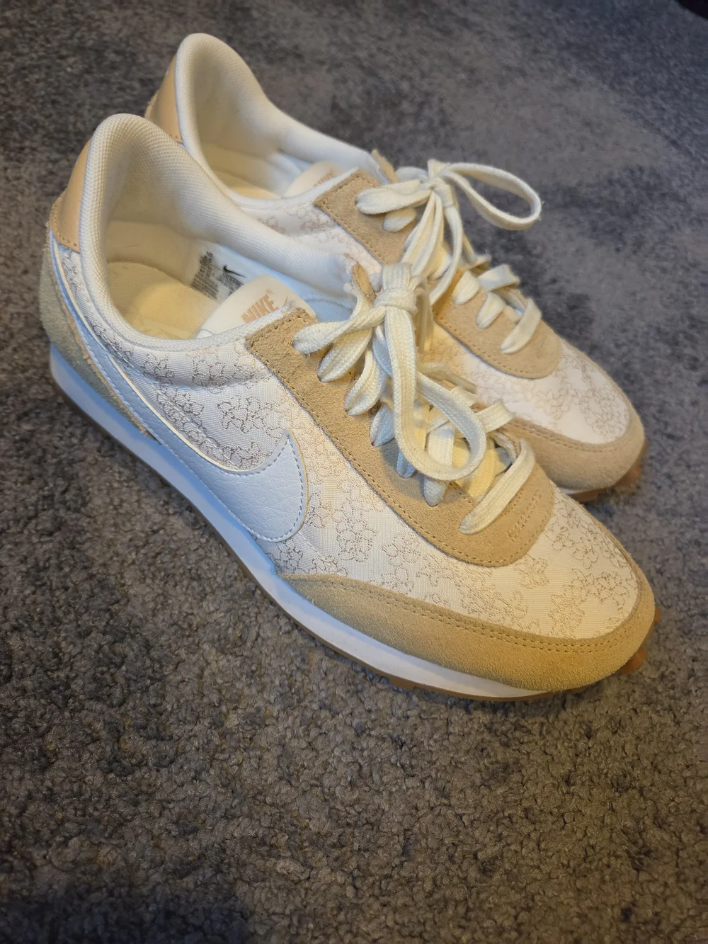 Nike Women’s Cream & Tan Floral Accent Lace-Up Sneakers